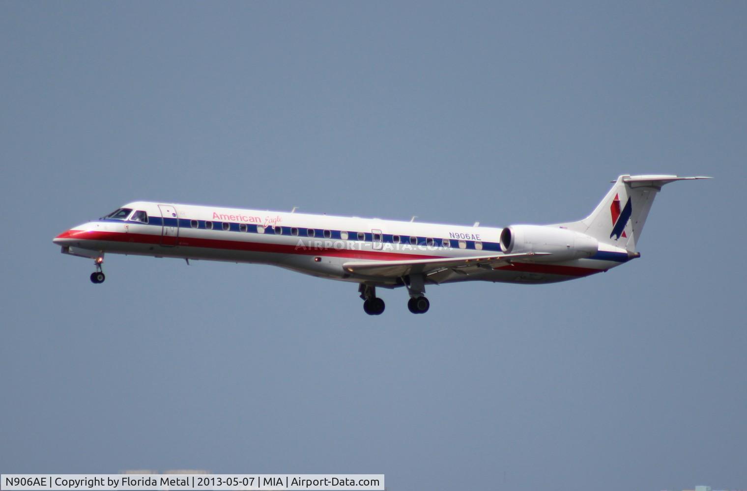 N906AE, 2005 Embraer ERJ-145LR (EMB-145LR) C/N 14500894, Eagle E145LR