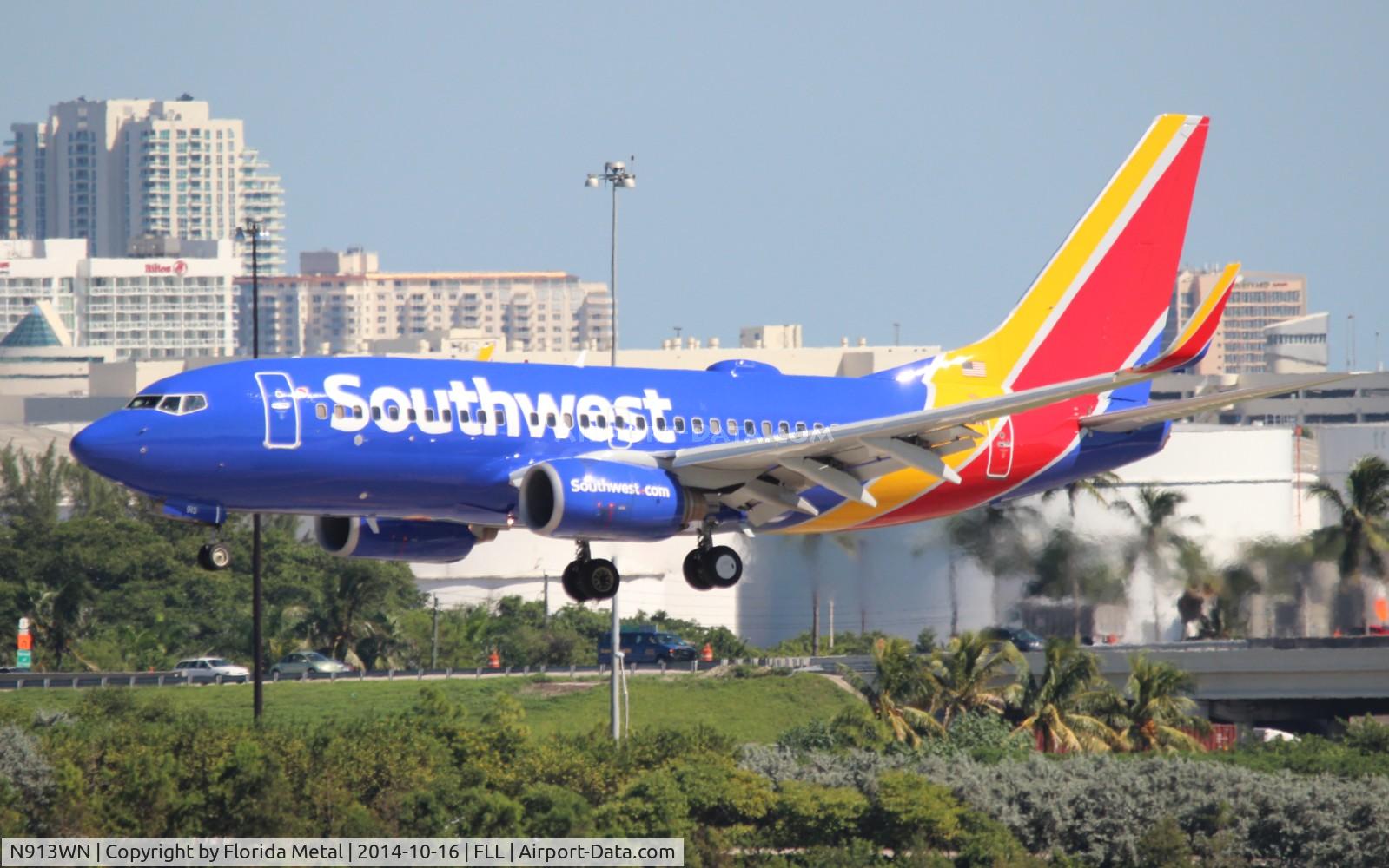 N913WN, 2008 Boeing 737-7H4 C/N 29840, Southwest new 2014 colors