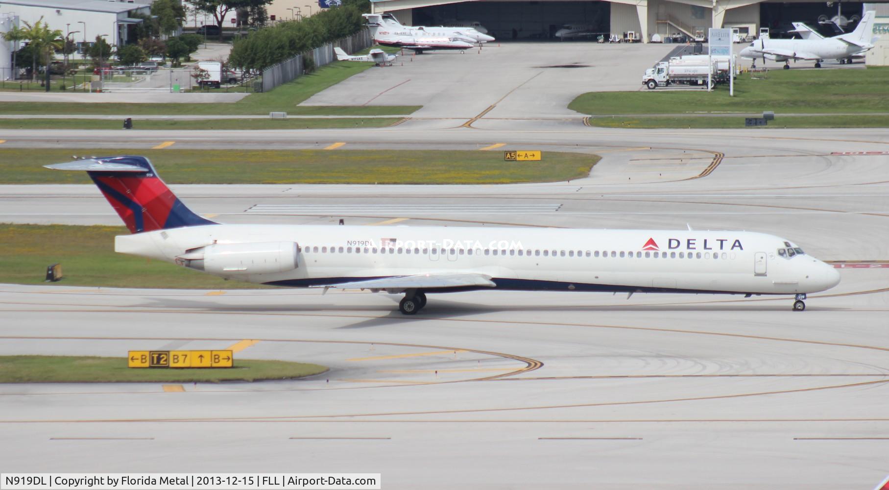 N919DL, 1988 McDonnell Douglas MD-88 C/N 49584, Delta