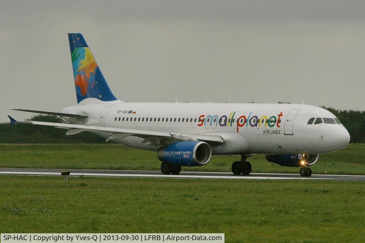 SP-HAC, 1997 Airbus A320-233 C/N 739, Airbus A320-233, Taxiing to holding point rwy 25L, Brest-Bretagne airport (LFRB-BES)