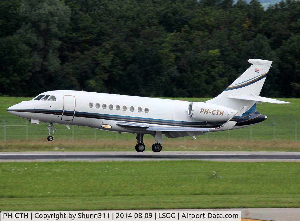PH-CTH, 2011 Dassault Falcon 2000LX C/N 194, Landing rwy 23