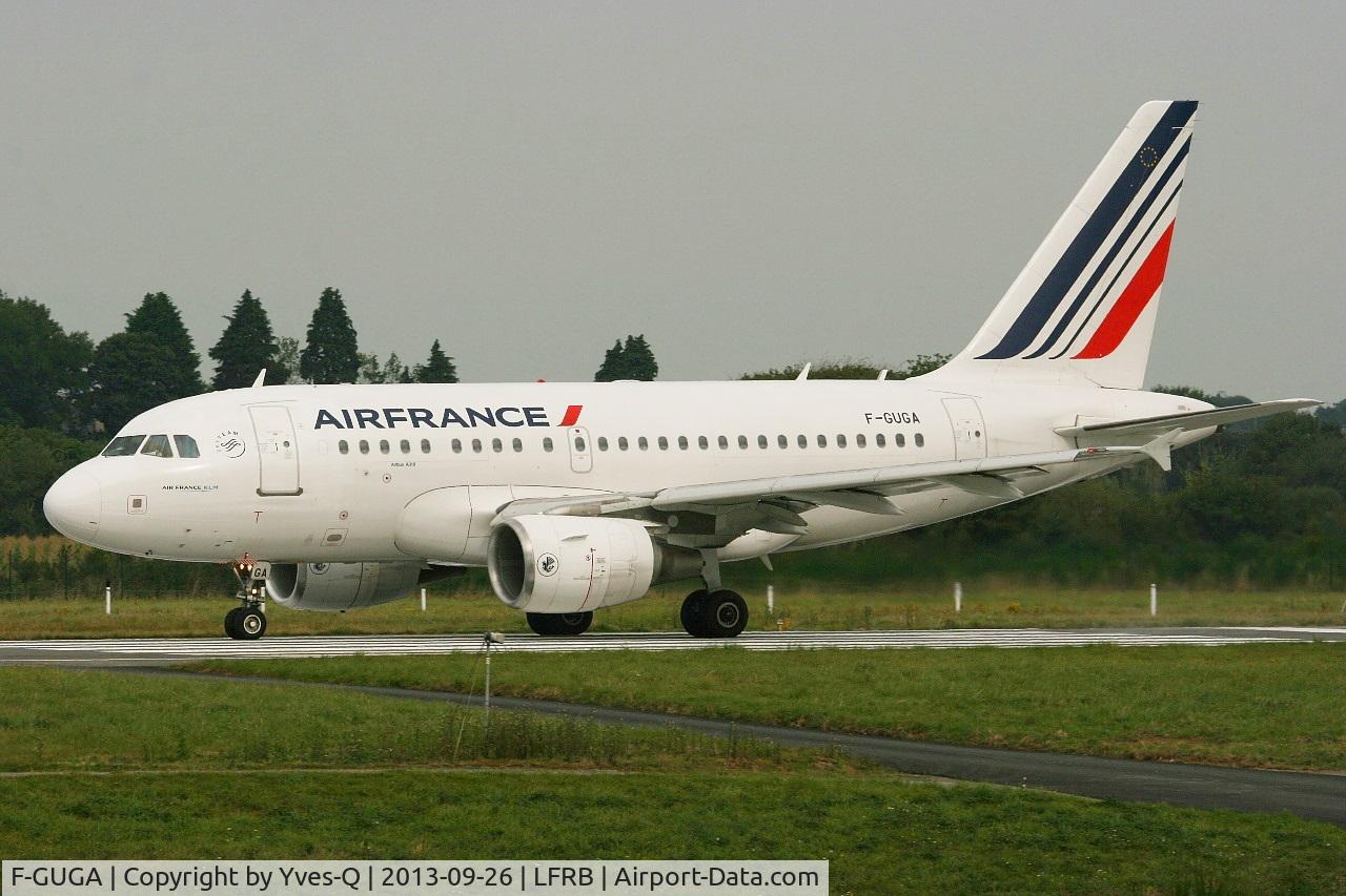F-GUGA, 2002 Airbus A318-111 C/N 2035, Airbus A318-111, Take off rwy 25L, Brest-Bretagne Airport (LFRB-BES)
