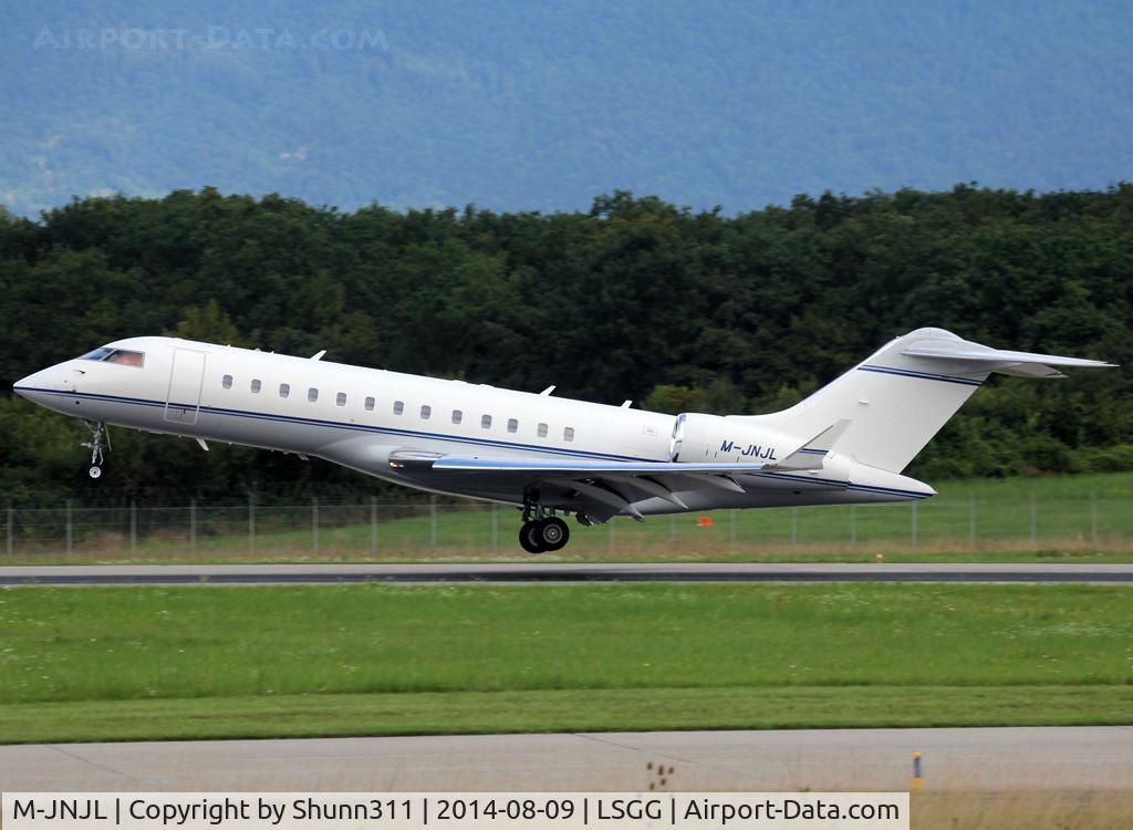 M-JNJL, 2000 Bombardier BD-700-1A10 Global Express C/N 9046, Landing rwy 23