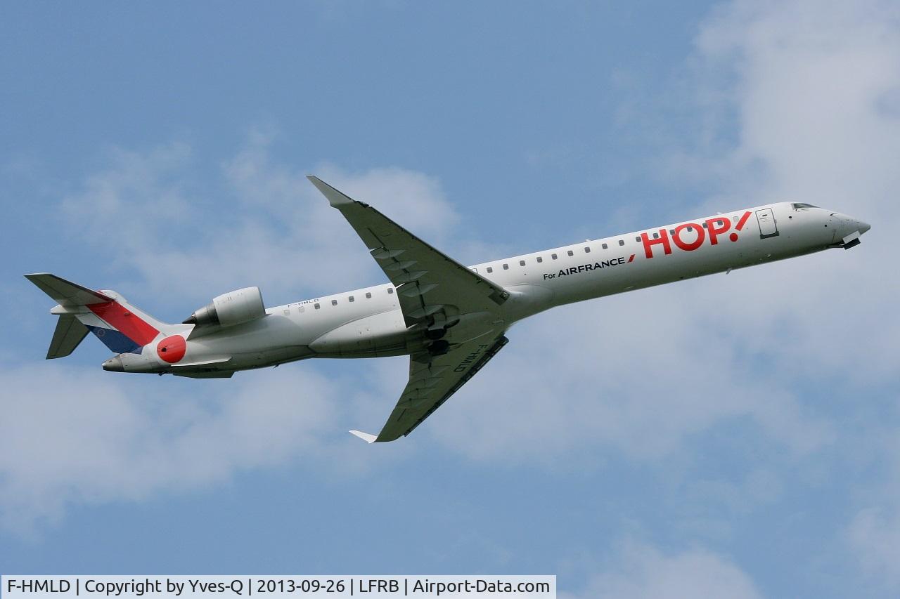 F-HMLD, 2010 Bombardier CRJ-1000EL NG (CL-600-2E25) C/N 19007, Canadair Regional Jet CRJ-1000, Take off rwy 07R, Brest-Bretagne Airport (LFRB-BES)