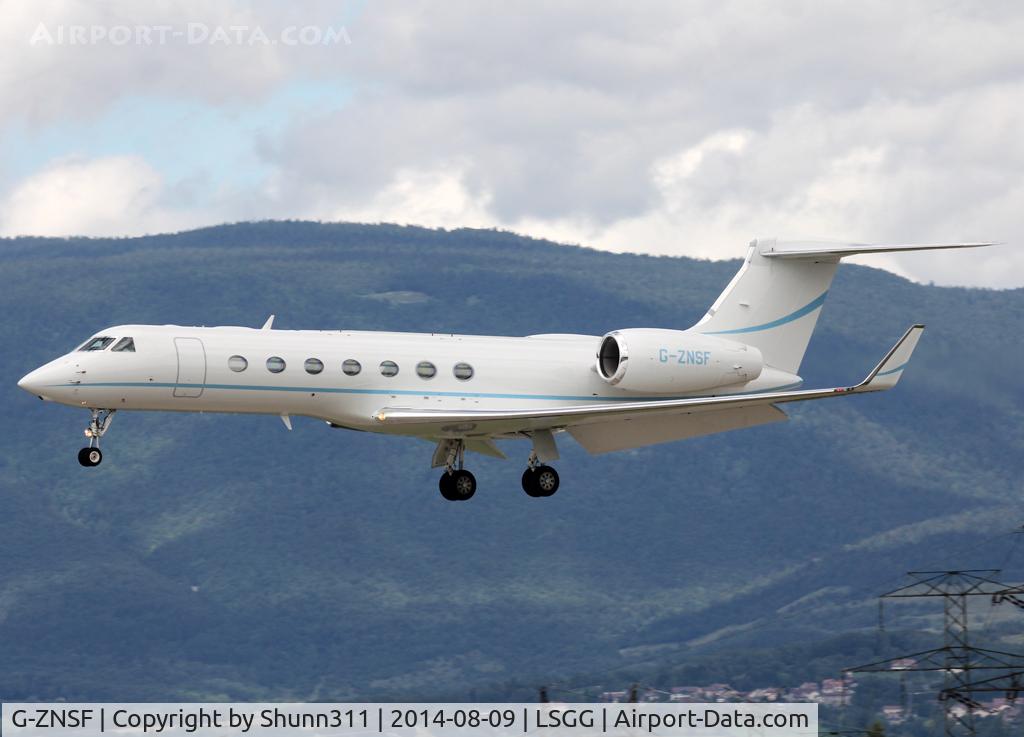 G-ZNSF, 2013 Gulfstream Aerospace GV-SP (G550) C/N 5425, Landing rwy 23