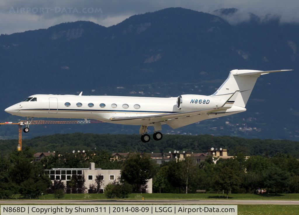 N868D, 2008 Gulfstream Aerospace GV-SP (G550) C/N 5183, Landing rwy 23