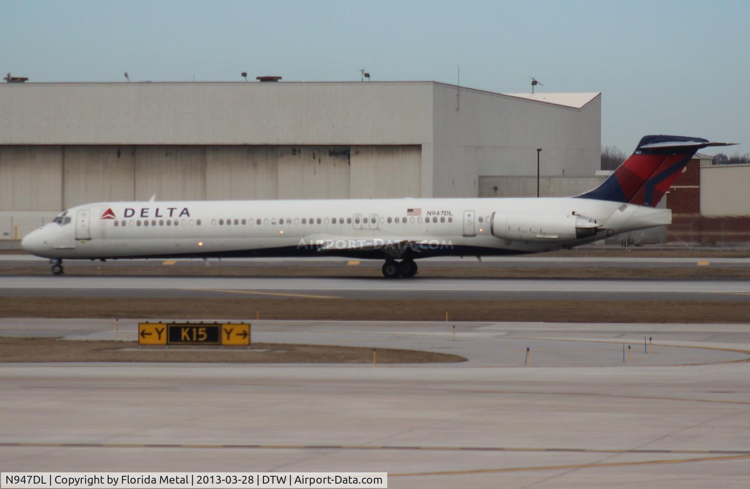 N947DL, 1989 McDonnell Douglas MD-88 C/N 49878, Delta
