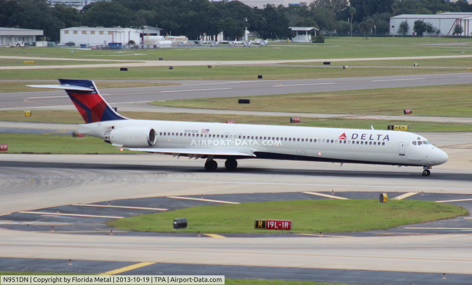 N951DN, 1997 McDonnell Douglas MD-90-30 C/N 53361, Delta