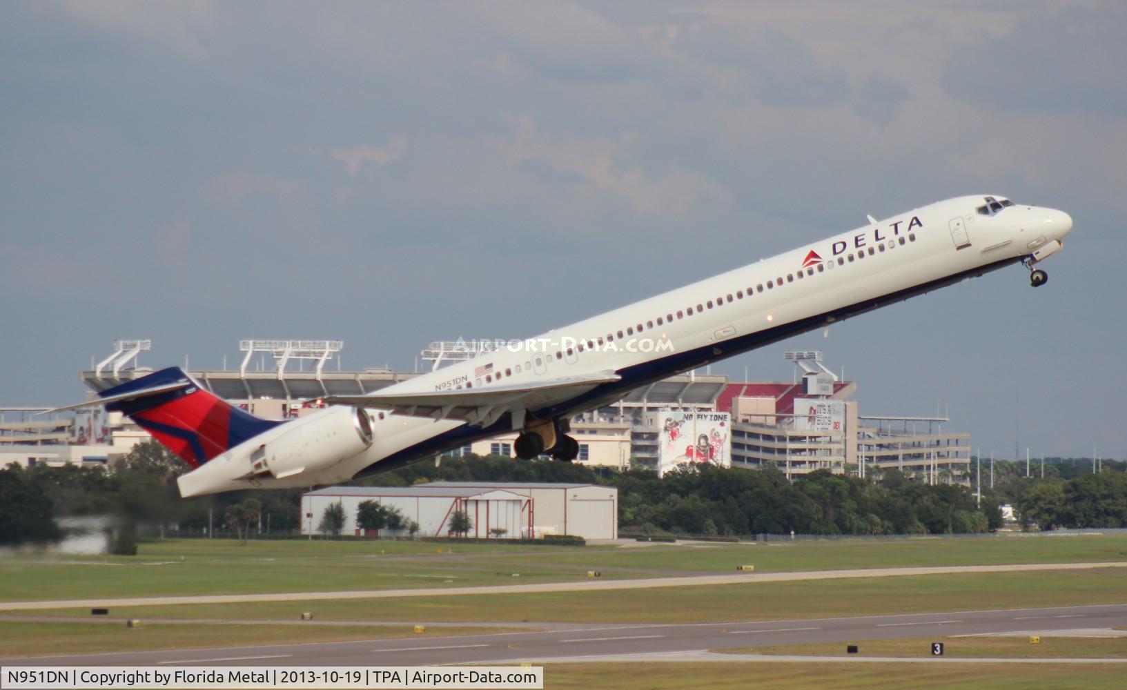 N951DN, 1997 McDonnell Douglas MD-90-30 C/N 53361, Delta