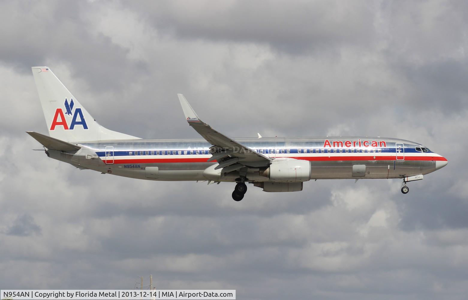 N954AN, 2001 Boeing 737-823 C/N 30089, American