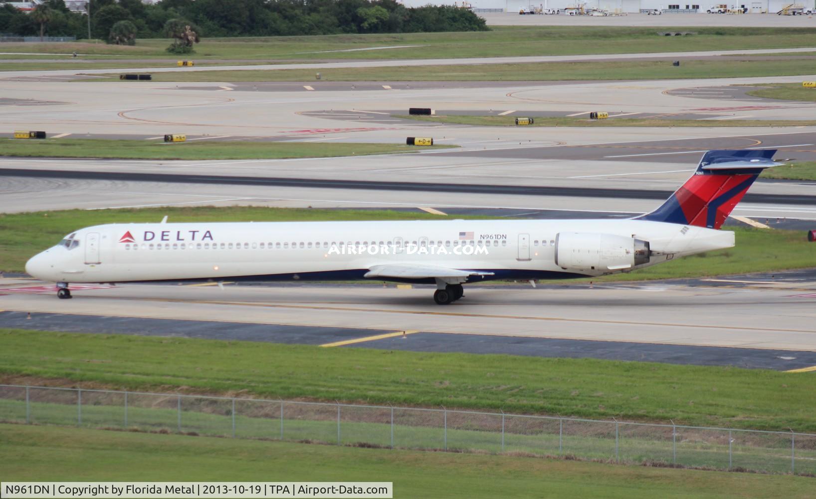 N961DN, McDonnell Douglas MD-90-30 C/N 53531, Delta