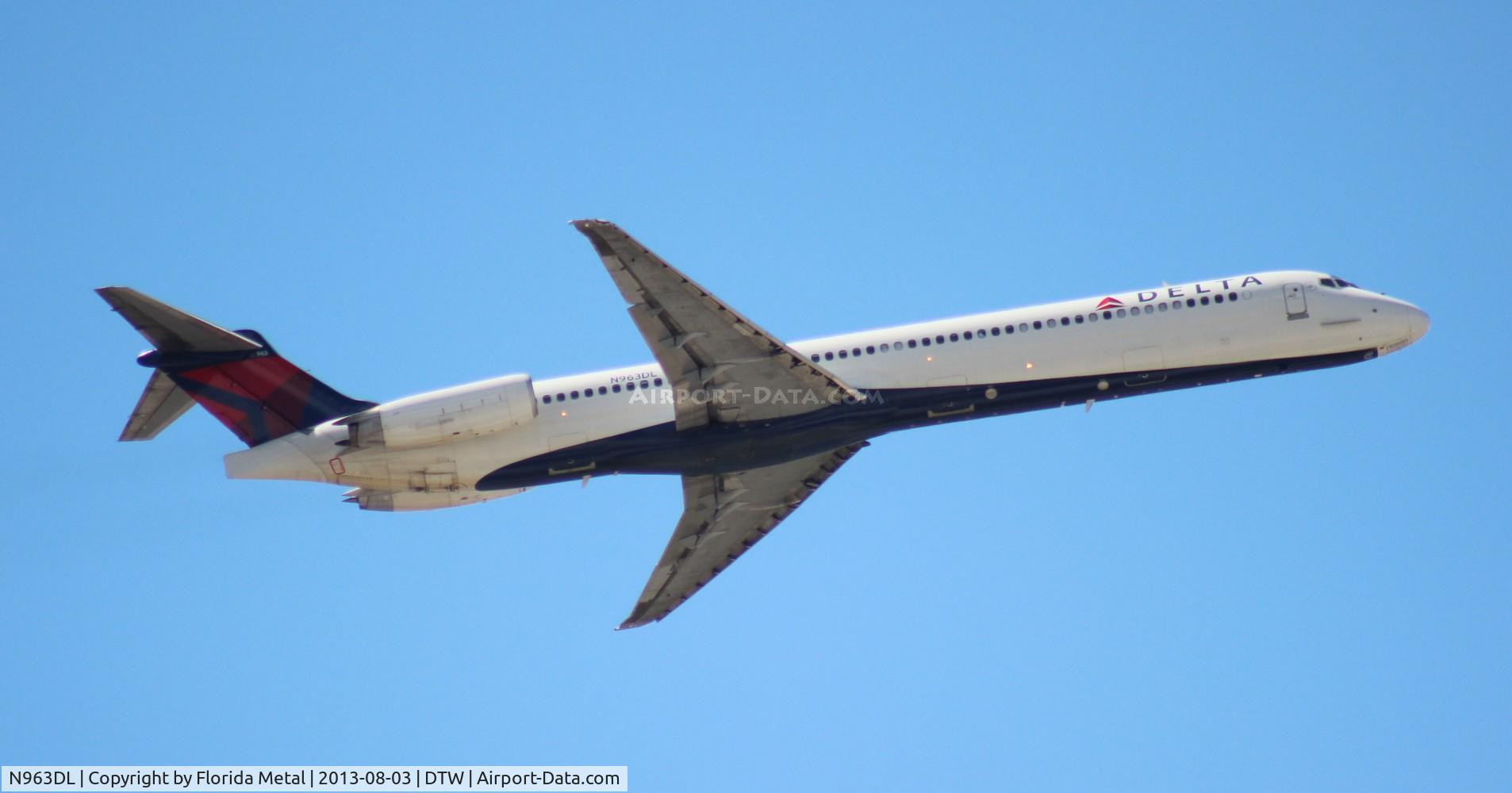 N963DL, 1990 McDonnell Douglas MD-88 C/N 49982, Delta