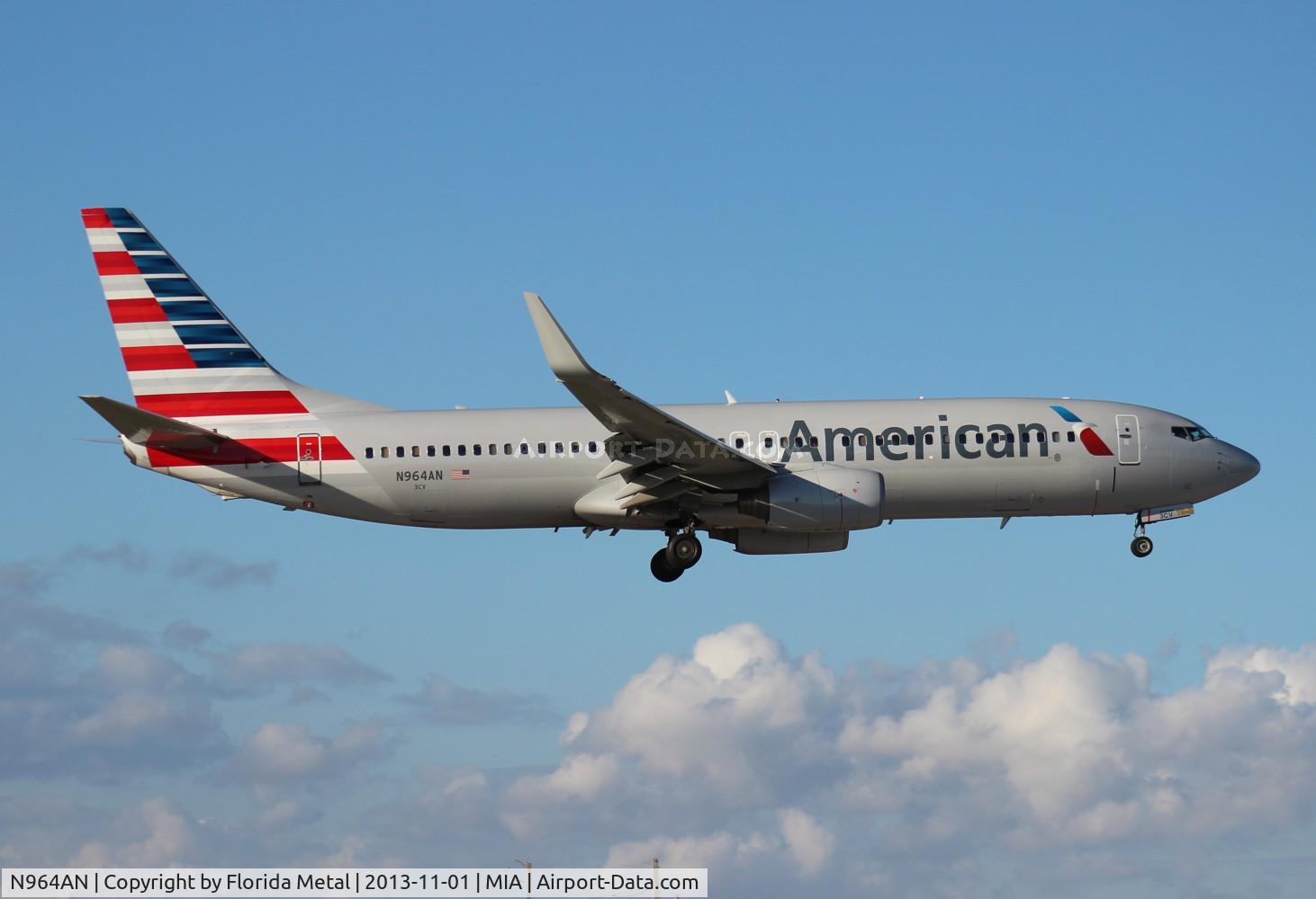 N964AN, 2001 Boeing 737-823 C/N 30093, American