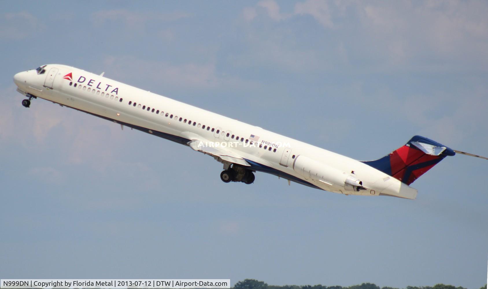 N999DN, 1992 McDonnell Douglas MD-88 C/N 53371, Delta