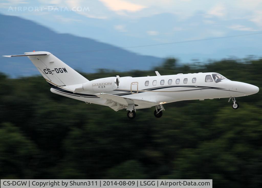 CS-DGW, 2008 Cessna 525B CitationJet CJ3 C/N 525B-0235, Landing rwy 23