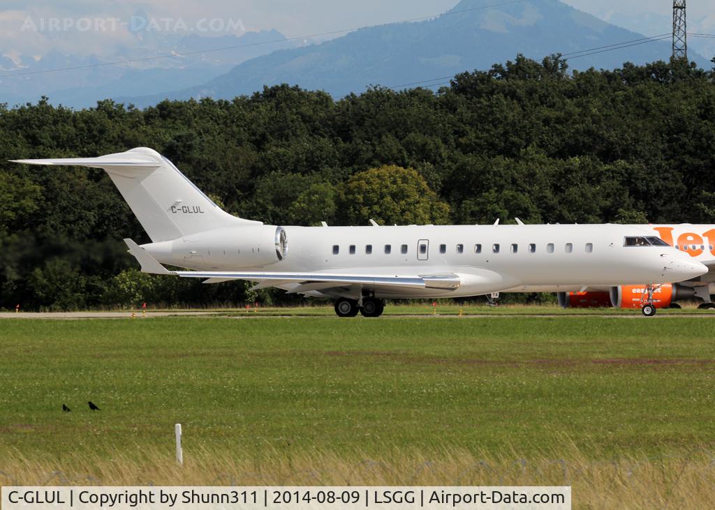 C-GLUL, 2007 Bombardier BD-700-1A10 Global Express C/N 9264, Ready for take off rwy 23...