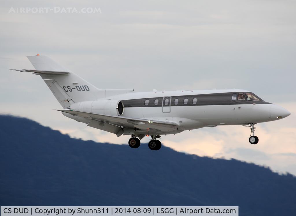 CS-DUD, 2008 Hawker Beechcraft 750 C/N HB-8, Landing rwy 23