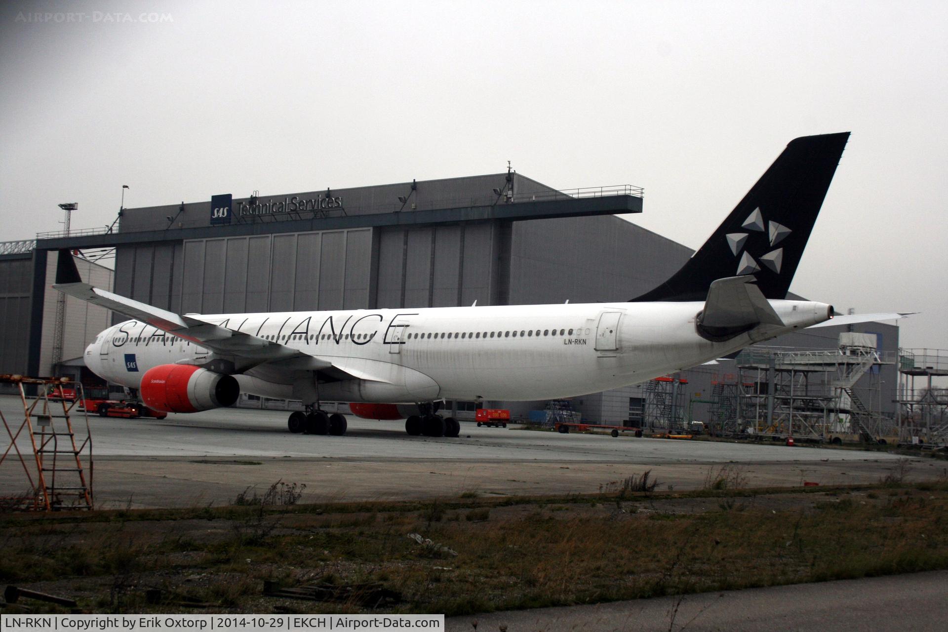 LN-RKN, 2003 Airbus A330-343X C/N 568, LN-RKN in CPH