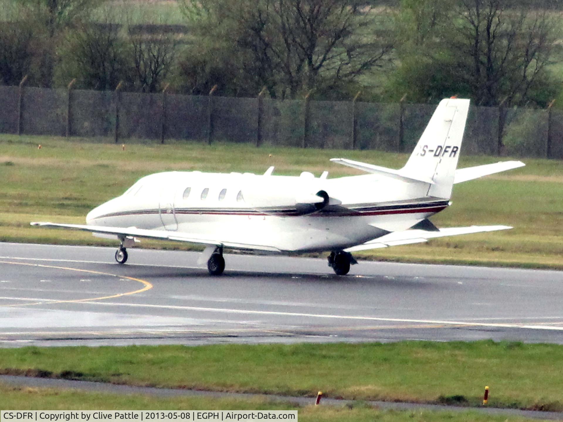 CS-DFR, 2004 Cessna 560 Citation Excel C/N 560-5355, Lined-up for take off at Edinburgh EGPH