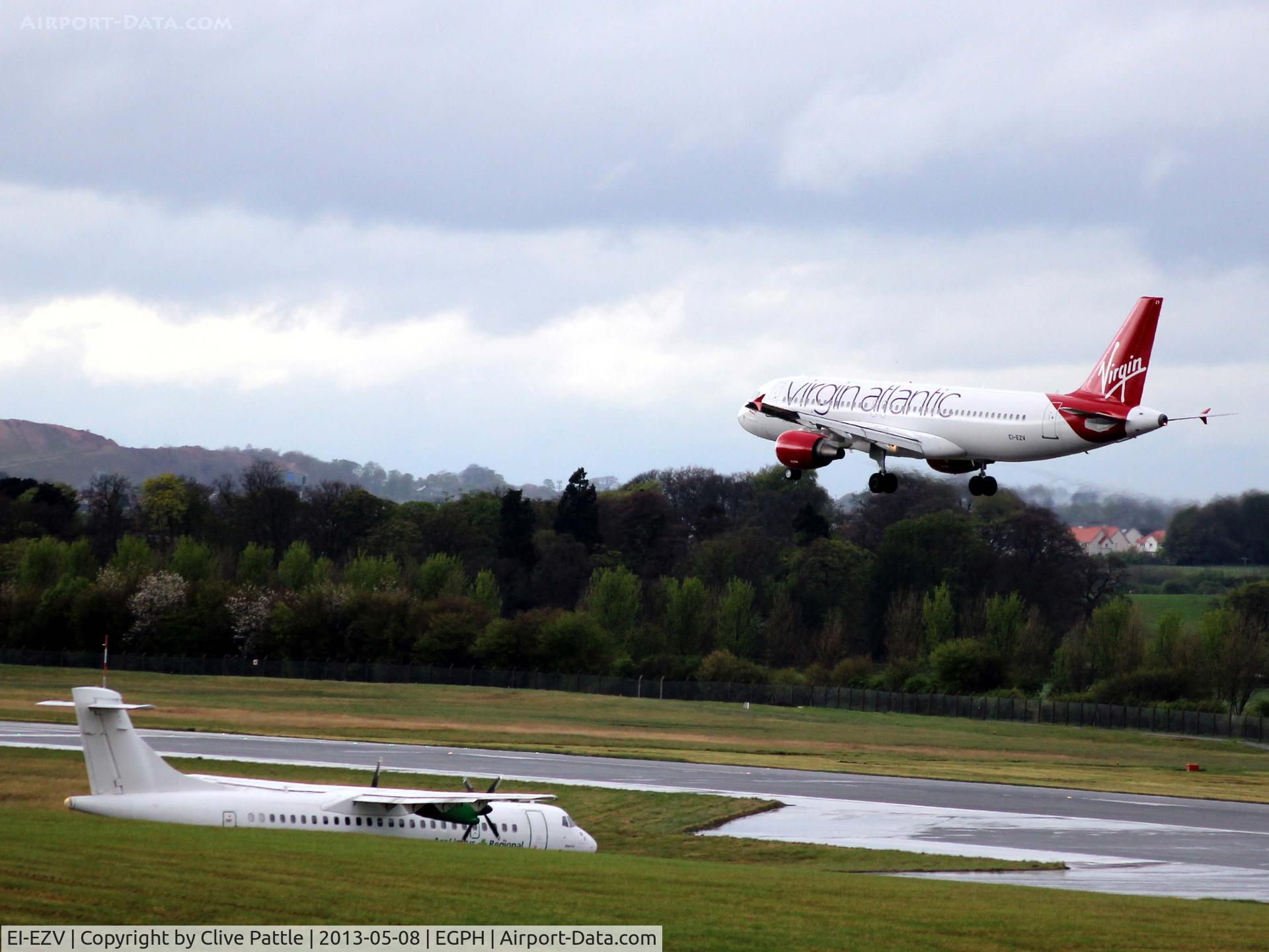 EI-EZV, 2003 Airbus A320-214 C/N 2001, About to touch down at Edinburgh