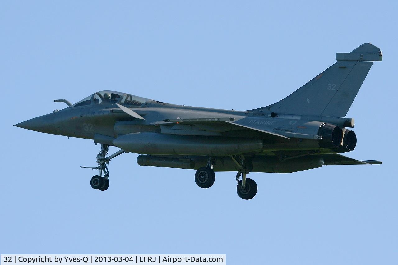 32, Dassault Rafale M C/N 32, French Naval Aviation Dassault Rafale M, Short approach Rwy 08, Landivisiau Naval Air Base (LFRJ)