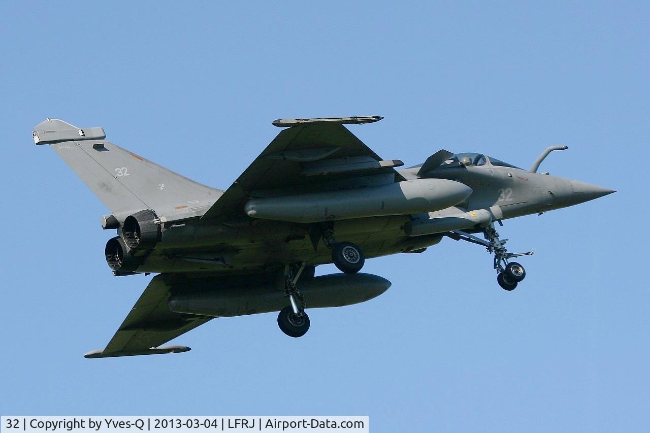 32, Dassault Rafale M C/N 32, French Naval Aviation Dassault Rafale M, Take off Rwy 08, Landivisiau Naval Air Base (LFRJ)