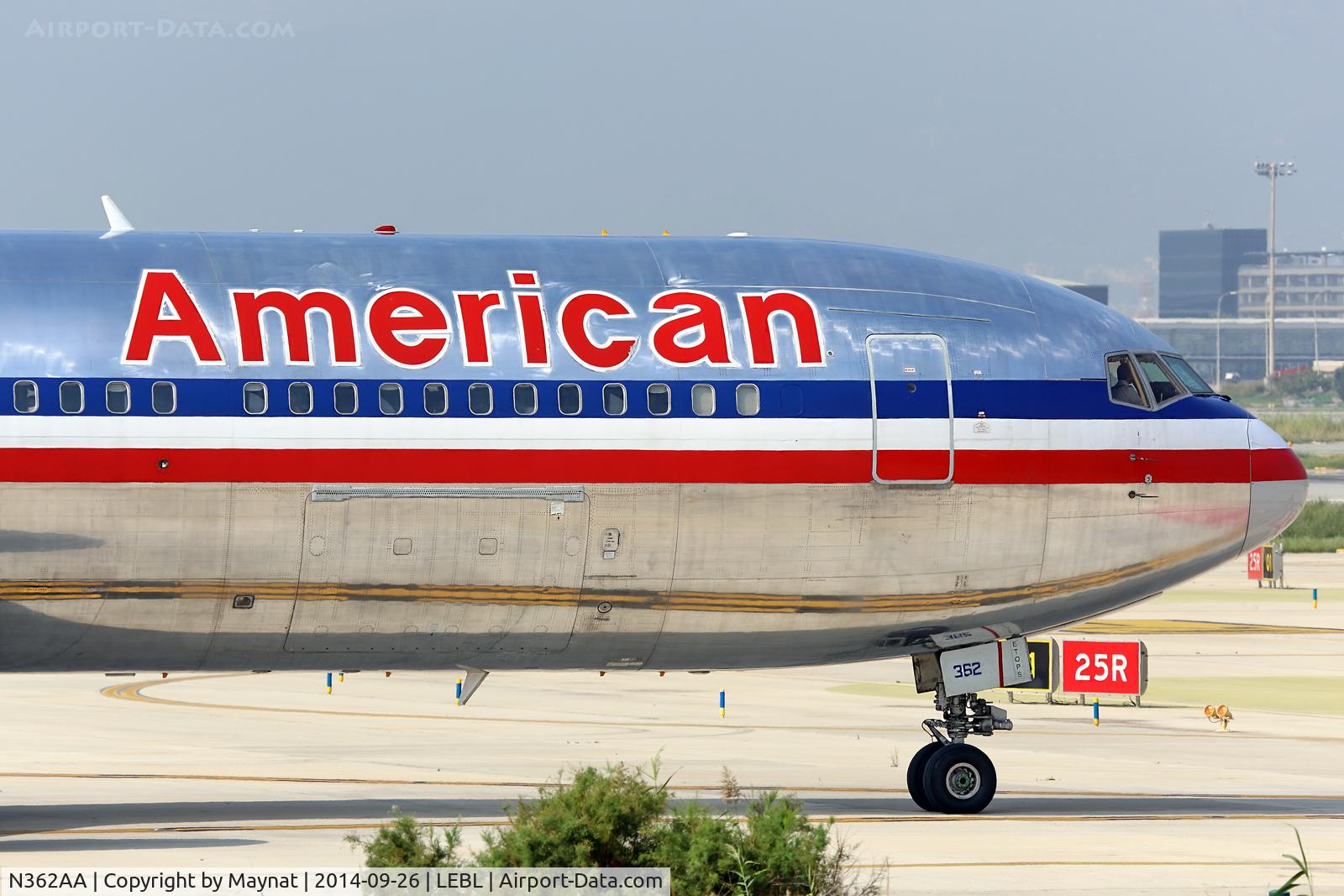 N362AA, 1988 Boeing 767-323 C/N 24043, Hold point