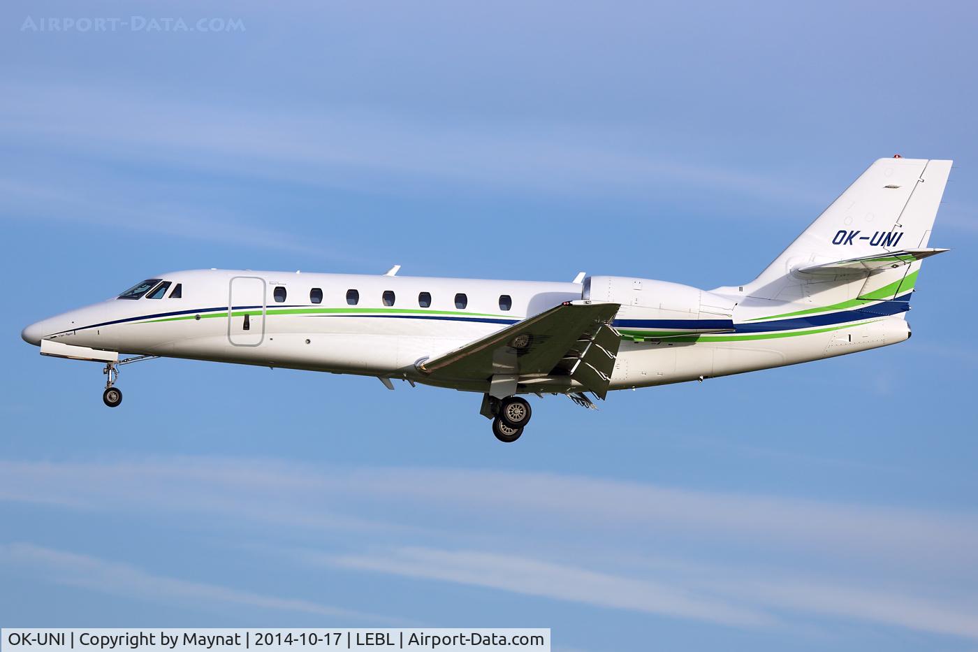 OK-UNI, 2007 Cessna 680 Citation Sovereign C/N 680-0139, landing