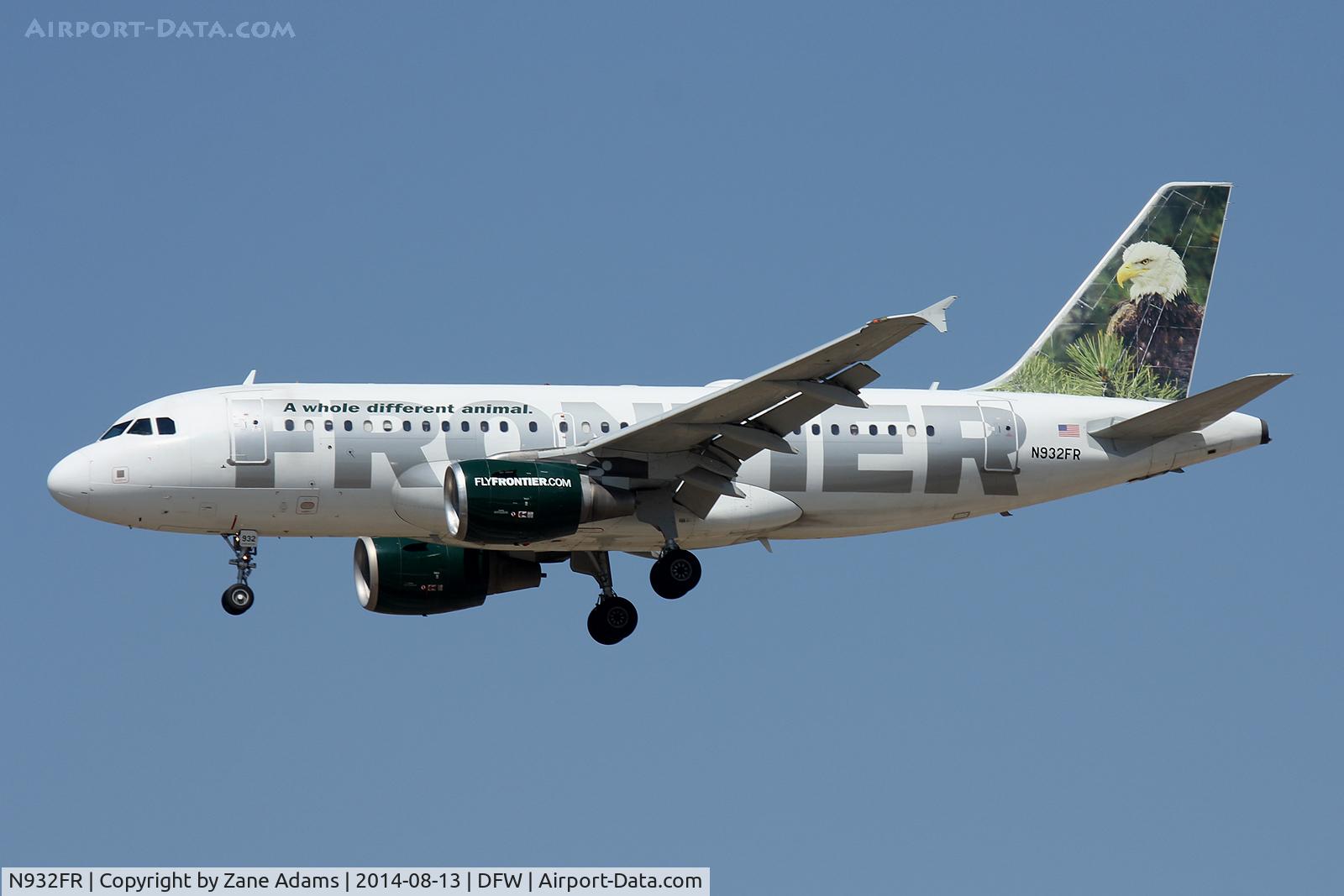 N932FR, 2004 Airbus A319-111 C/N 2258, Landing at DFW Ariport