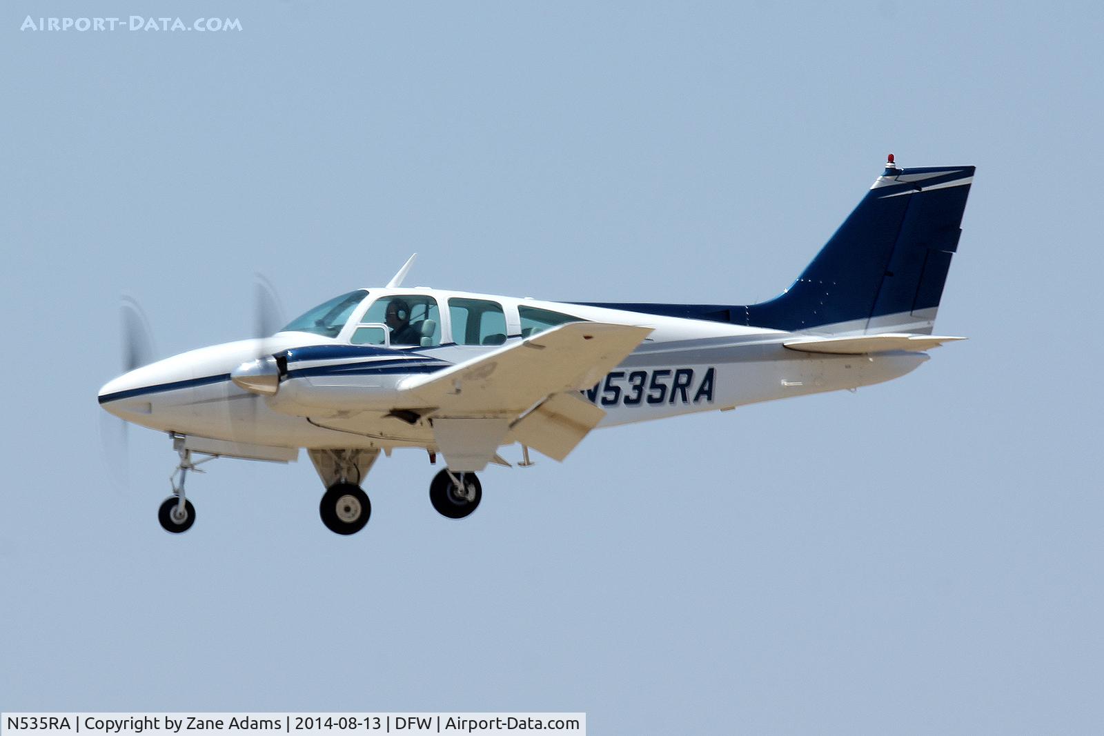 N535RA, 1968 Beechcraft 95-B55 Baron C/N TC-1126, Landing at DFW Airport