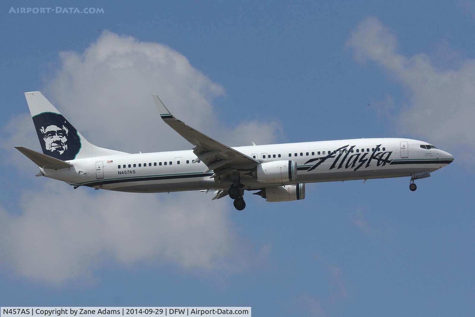 N457AS, 2014 Boeing 737-900/ER C/N 36355, Landing at DFW Airport