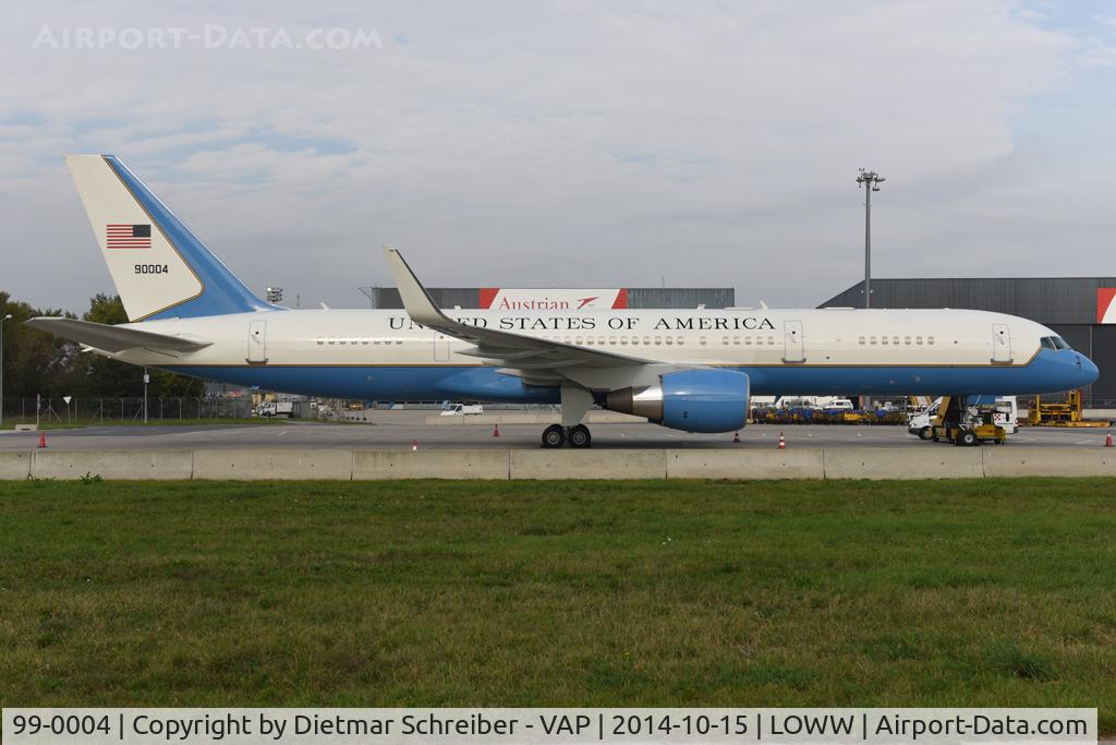 99-0004, 1999 Boeing VC-32A (757-2GA) C/N 29028, USAF B757-200