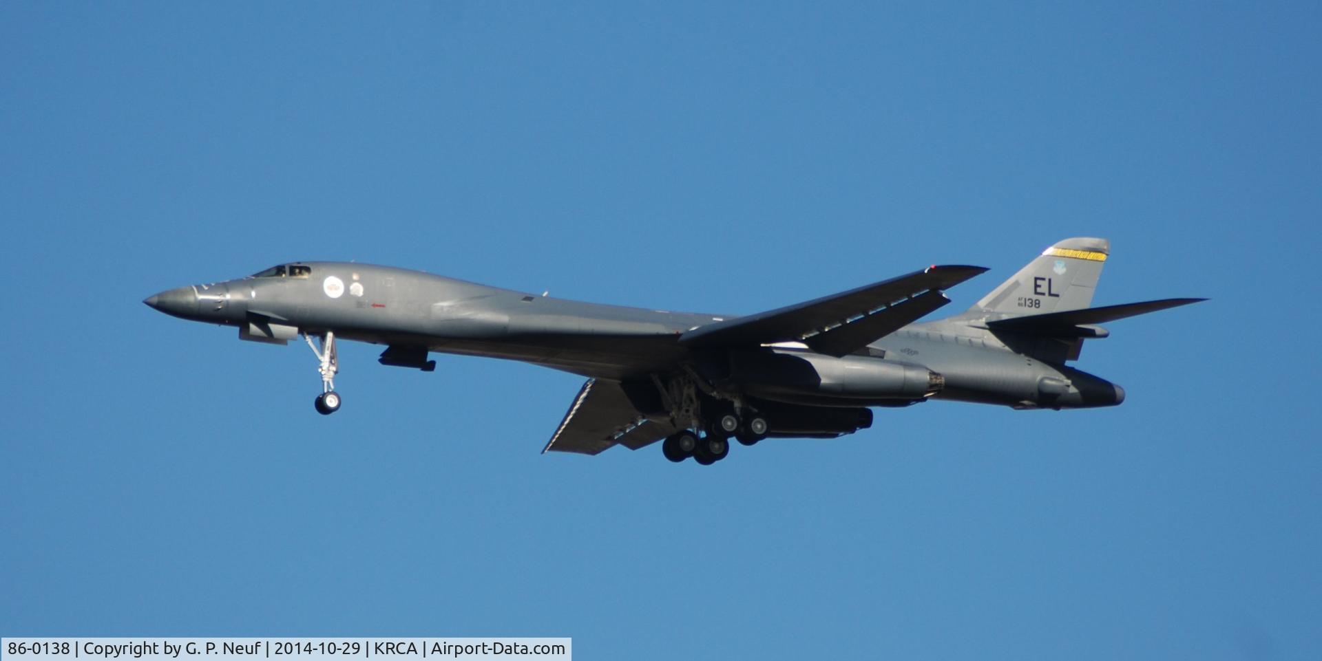 86-0138, 1986 Rockwell B-1B Lancer C/N 98, Runway 31 approach.