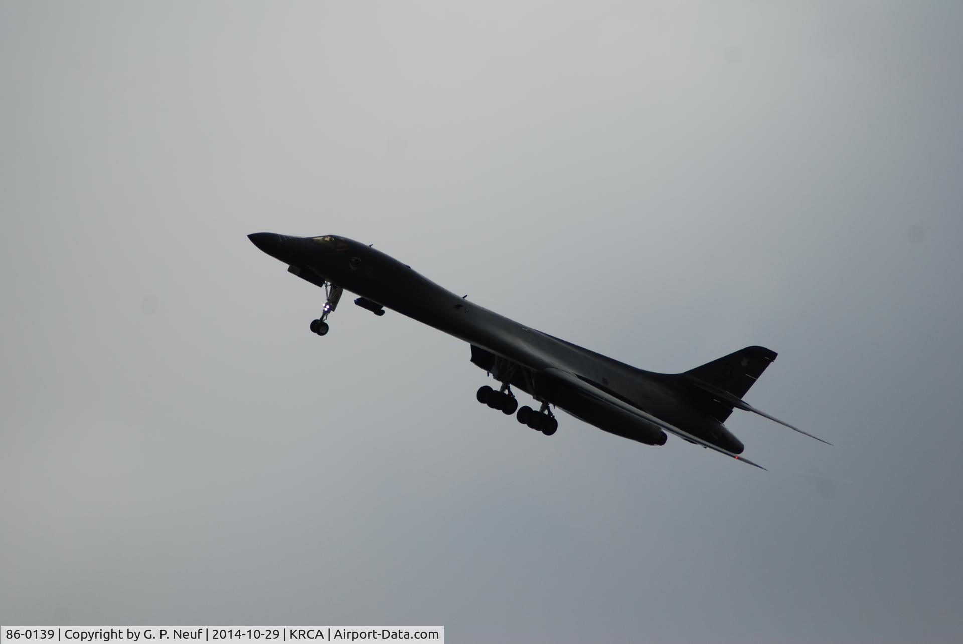 86-0139, 1986 Rockwell B-1B Lancer C/N 99, Runway 31 approach.