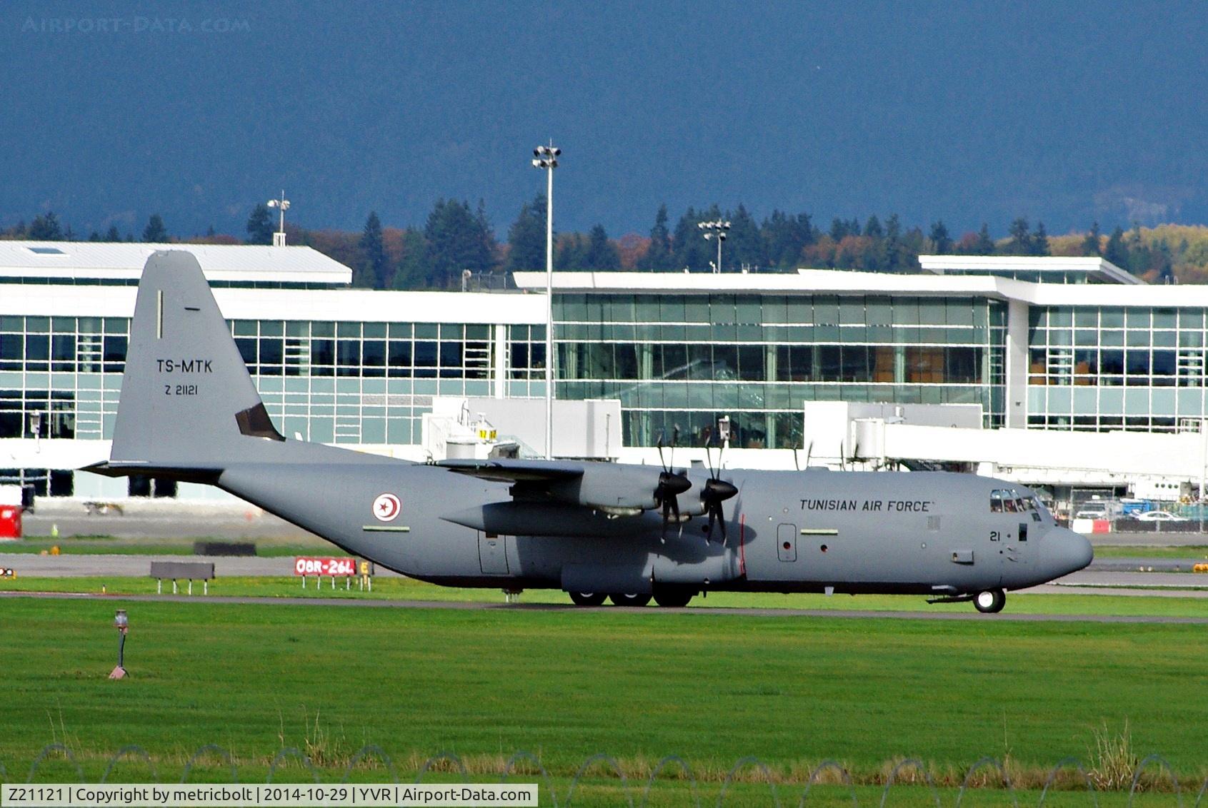 Z21121, 2012 Lockheed Martin C-130J-30 Super Hercules C/N 382-5718, Arrival at YVR