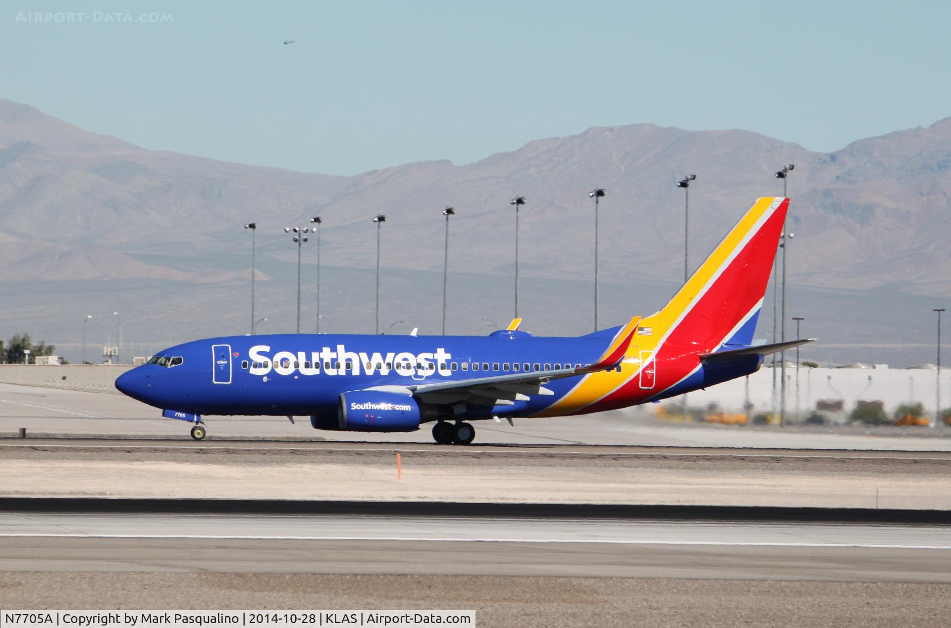 N7705A, 2004 Boeing 737-76N C/N 32741, Boeing 737-700
