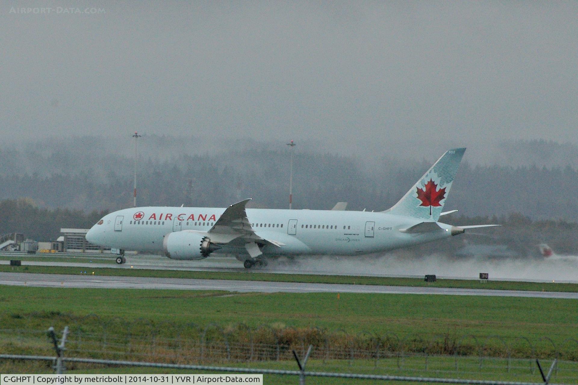 C-GHPT, 2014 Boeing 787-8 Dreamliner C/N 35258, Rainy day depature from YVR.