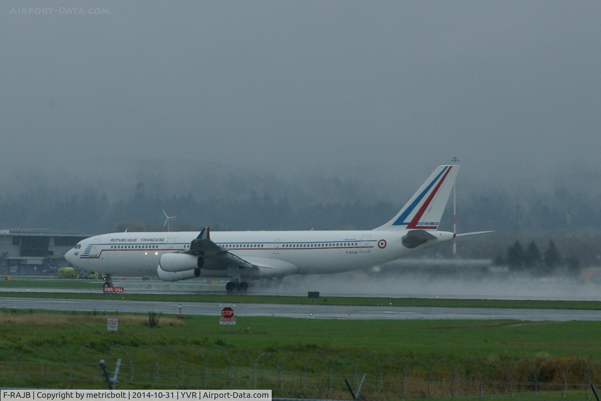 F-RAJB, 1995 Airbus A340-212 C/N 081, Rainy day depature from YVR.