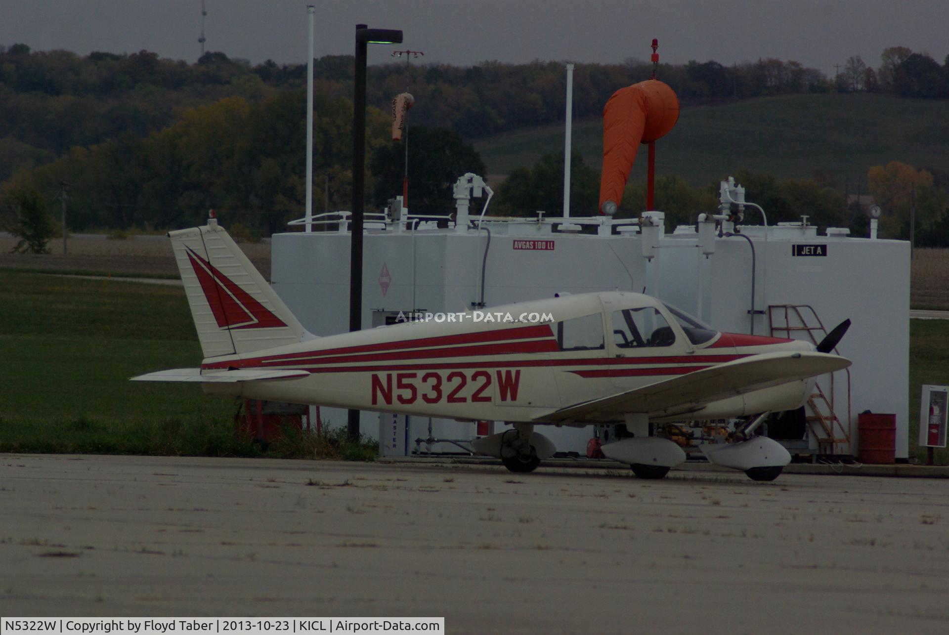 N5322W, 1962 Piper PA-28 C/N 28-378, Fueling up at Clarinda