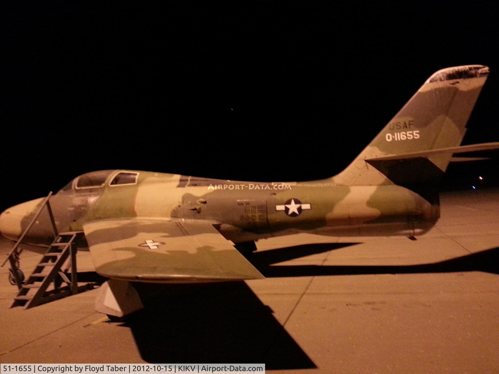 51-1655, 1951 Republic F-84F Thunderstreak C/N 259, Sitting outside to rot