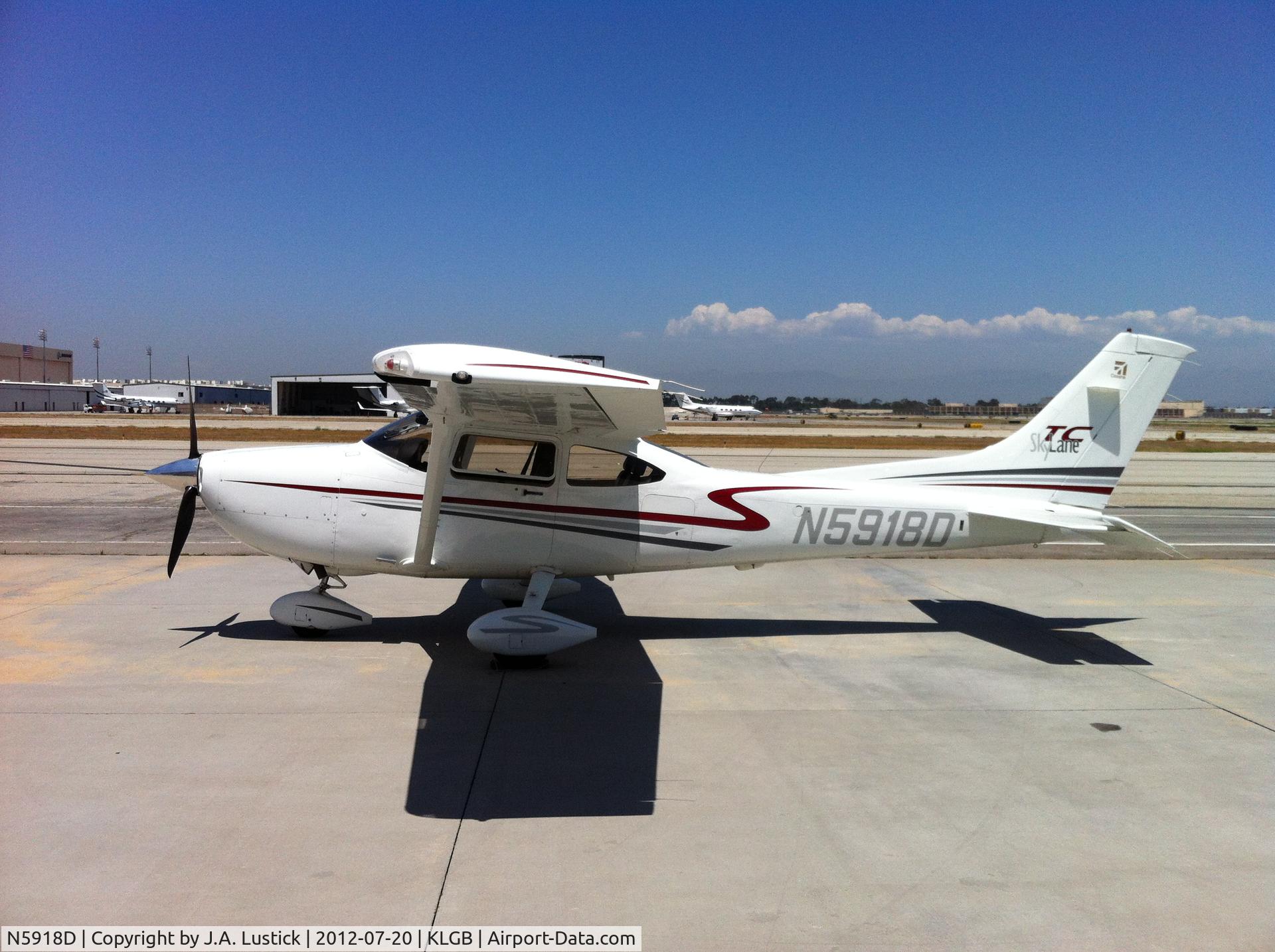 N5918D, 2001 Cessna 182 Skylane Skylane C/N T18208039, Long Beach, CA