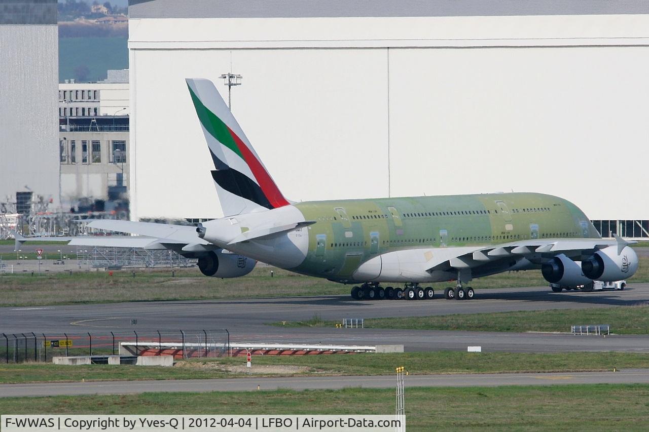 F-WWAS, 2012 Airbus A380-861 C/N 106, Airbus A380-861, Taxiing to Airbus workshop, Toulouse-Blagnac Airport (LFBO-TLS)