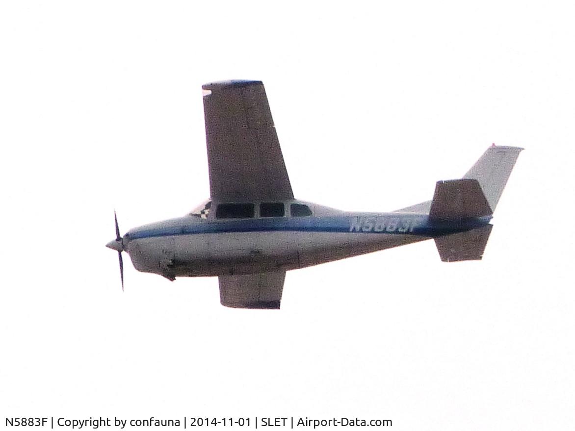 N5883F, 1967 Cessna 210G Centurion C/N 21058883, A visitor in Bolivia, leaving El Trompillo in a hazy morning.