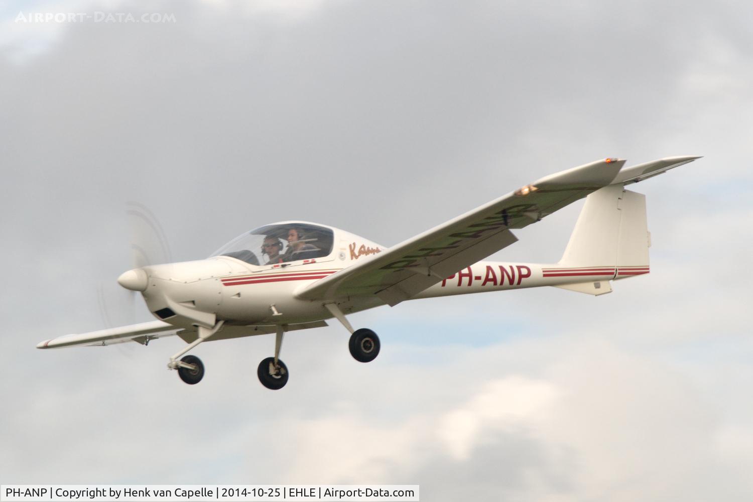PH-ANP, Diamond DA-20A-1 Katana C/N 10272, Katana on short finals at Lelystad airport.