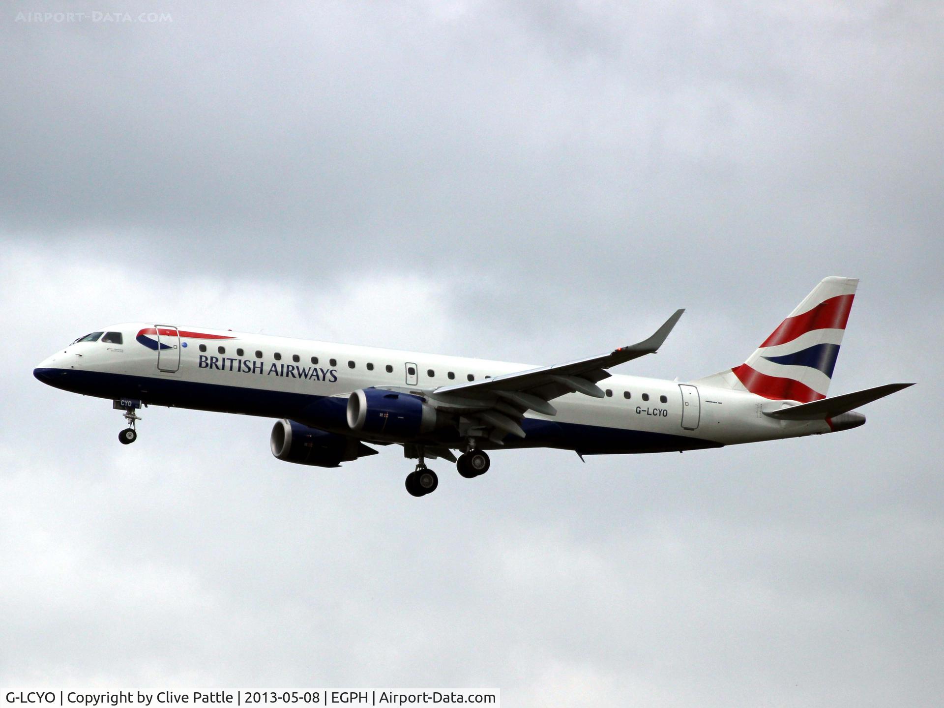 G-LCYO, 2011 Embraer 190SR (ERJ-190-100SR) C/N 19000430, Edinburgh action