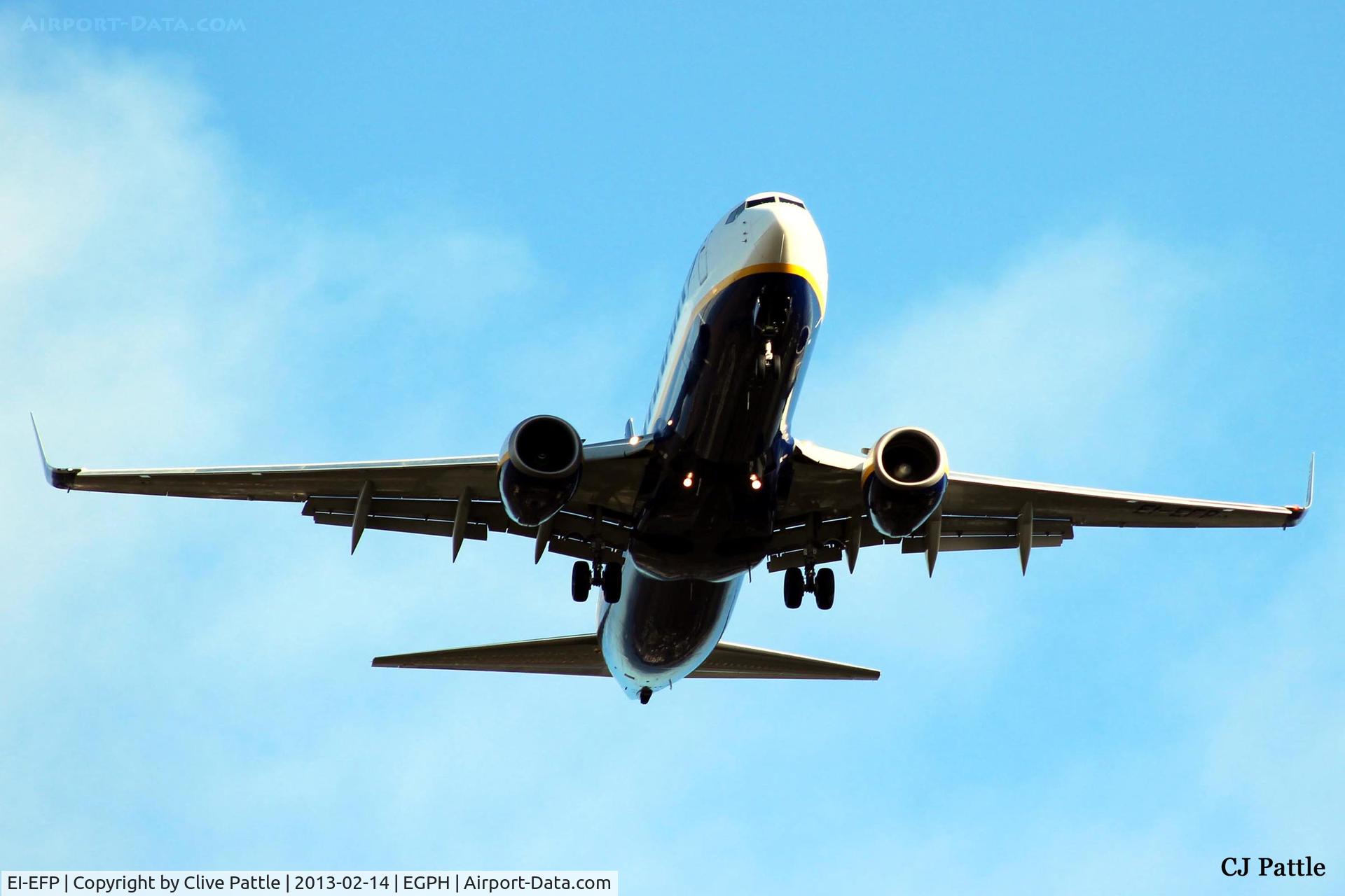 EI-EFP, 2009 Boeing 737-8AS C/N 37540, Approaching Edinburgh EGPH to land