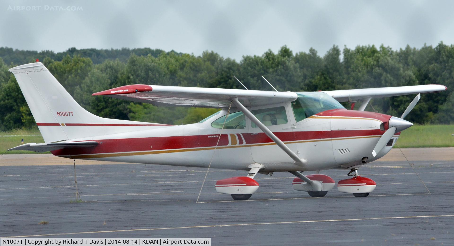 N1007T, 1973 Cessna 182P Skylane C/N 18262411, 1973 Cessna 182P in Danville Va.