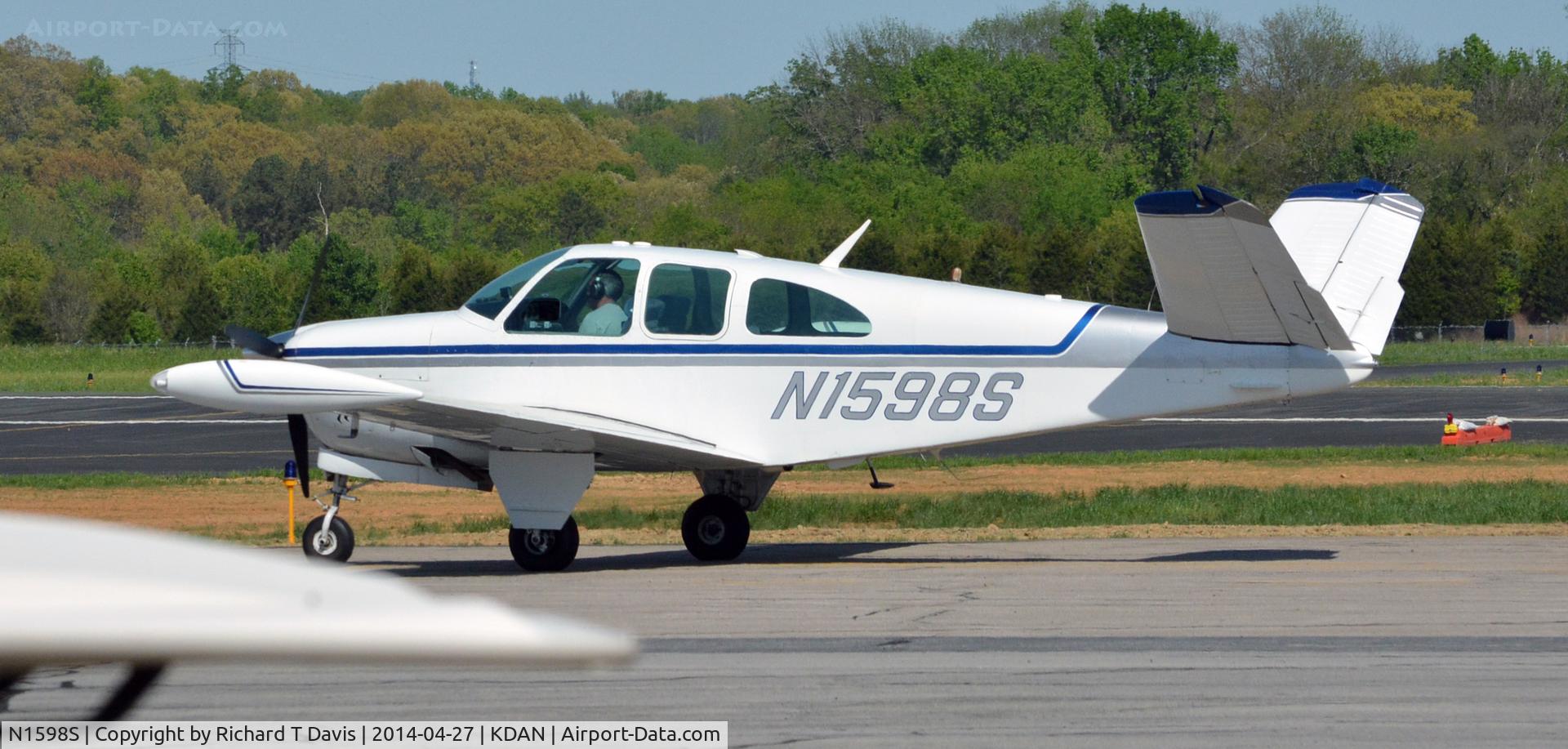 N1598S, 1962 Beech P35 Bonanza C/N D-7008, 1962 Beech P35 in Danville Va.