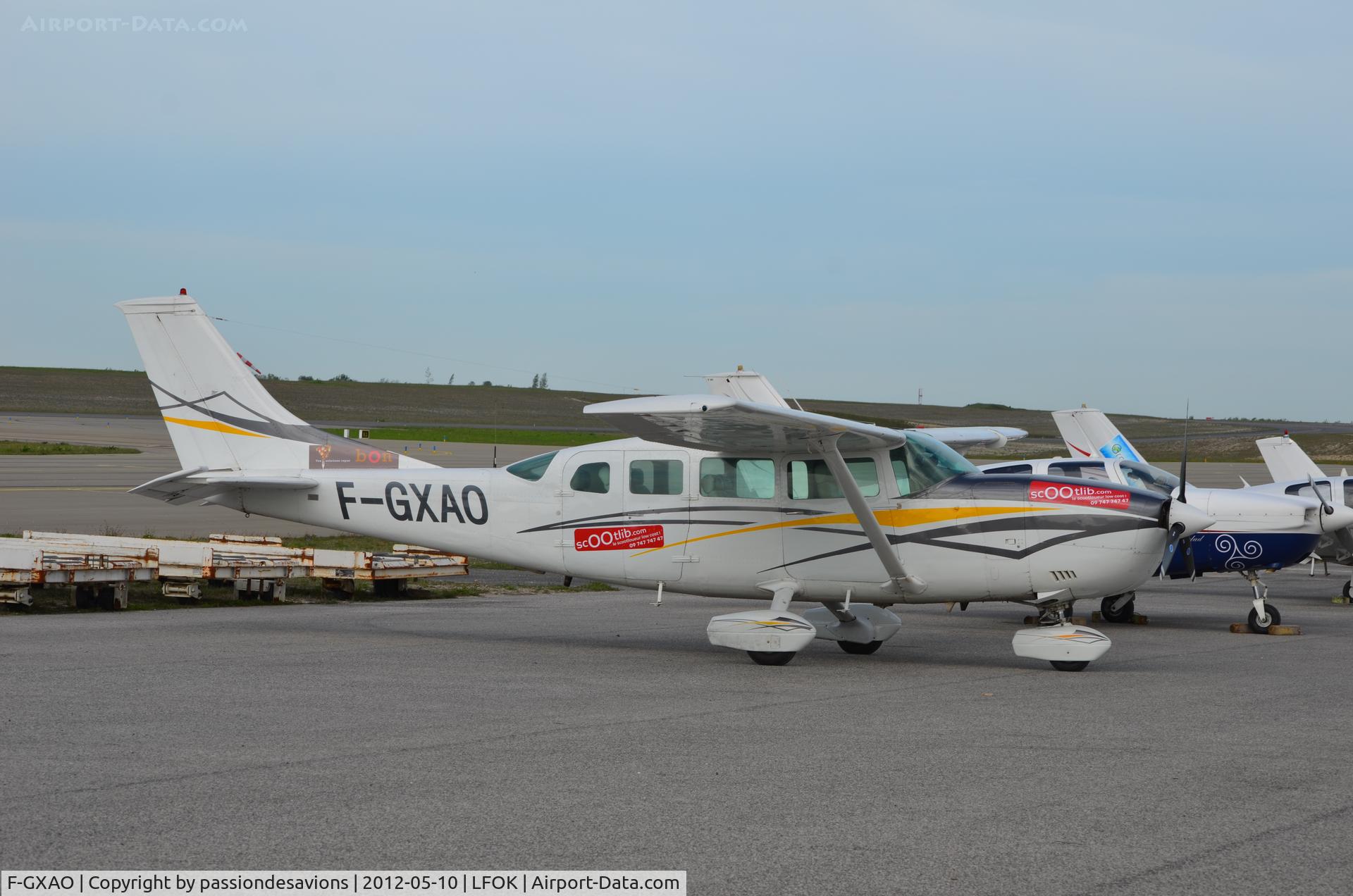 F-GXAO, 1972 Cessna C207 C/N 20700209, on the apron