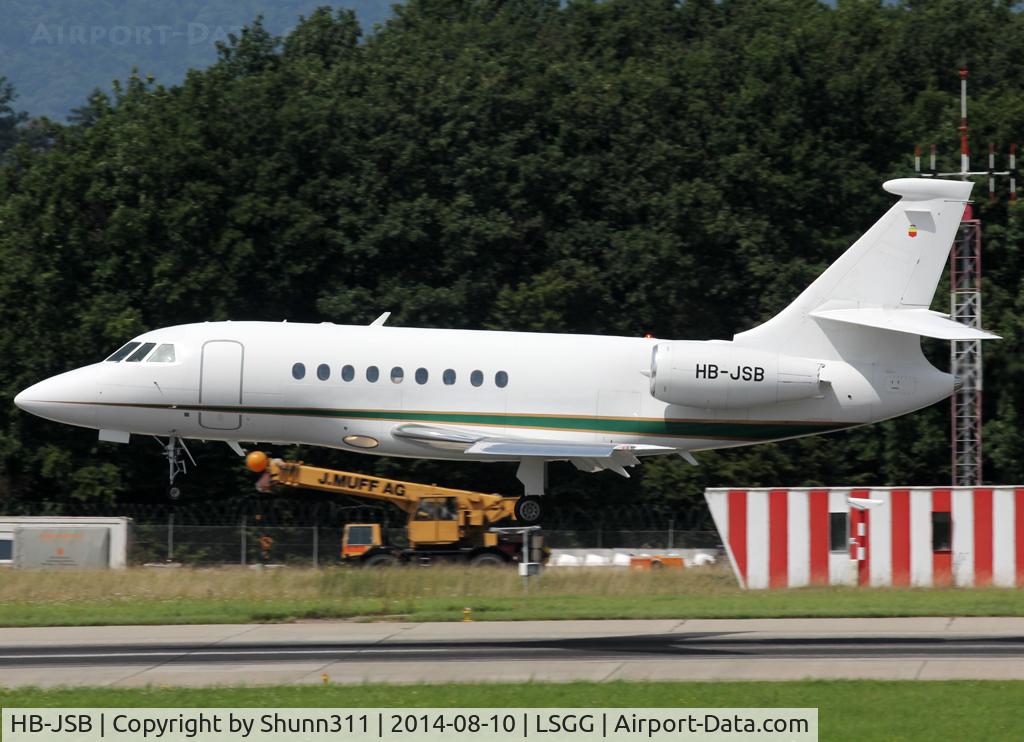 HB-JSB, 2002 Dassault Falcon 2000 C/N 171, Landing rwy 23